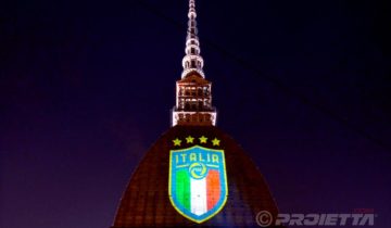 Proiezioni sulla mole di Torino scudetto Italia