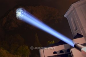 Proiettore per proiezioni a lunghe distanze