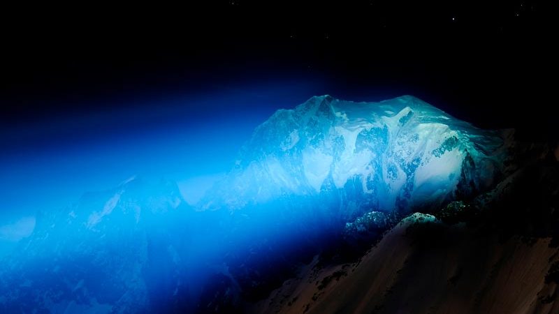 Proiettori per proiezioni a lunga distanza sul Monte Bianco