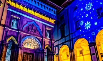 Projections de Noël sur les façades respectant l'architecture