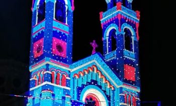 Projections de Noël sur les façades respectant l'architecture
