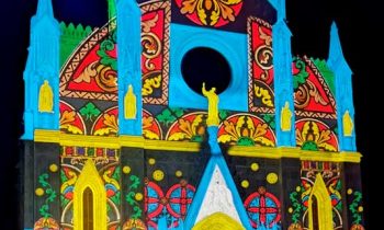 Projections de Noël sur les façades respectant l'architecture
