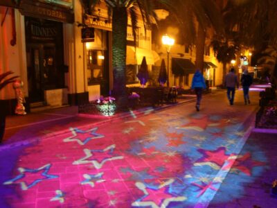 Projectie van grafische afbeeldingen op de vloer