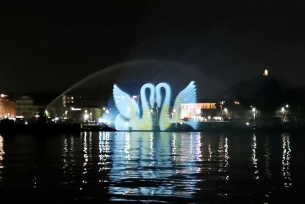 Waterschermen met videoprojecties